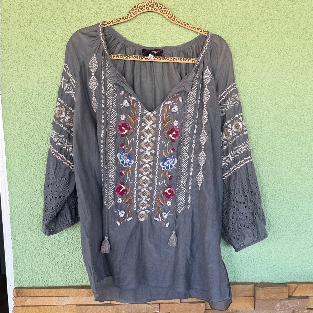 Embroidered Gray Women's Top Johnny Was
